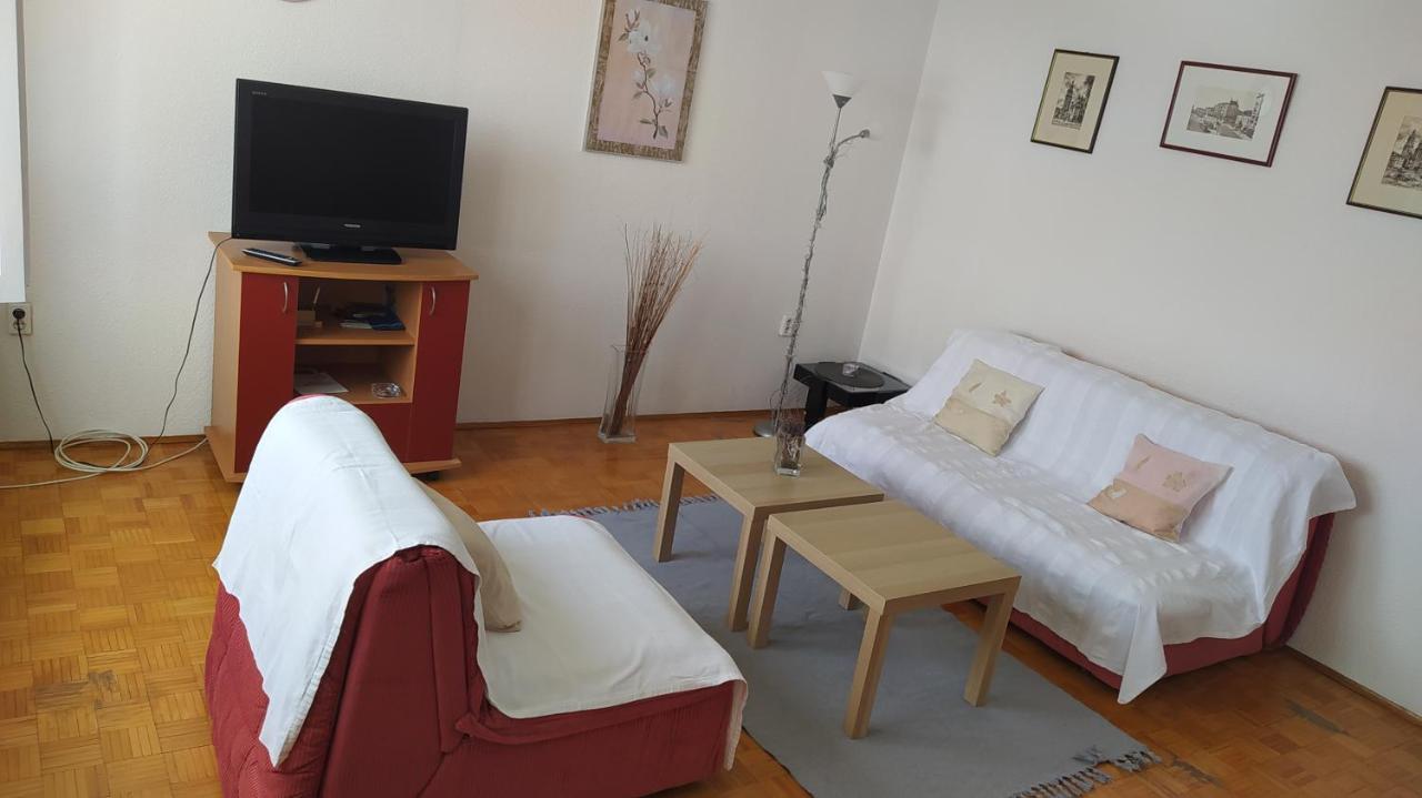 Apartment Mara Kladovo Esterno foto